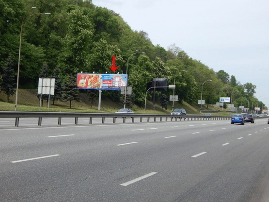 Фото рекламної площини за адресою Набережное шоссе, 200м от моста Патона, в направлении моста Метро, правая