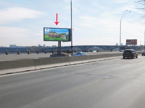 Фото рекламной плоскости по адресу Набережное шоссе, метро Днепр, Ривер Палац, от Почтовой пл.