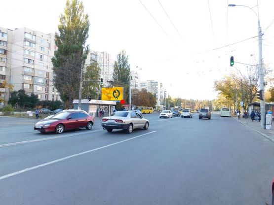 Фото рекламної площини за адресою Свободы пр-т 17, от пр-та Правды, из центра