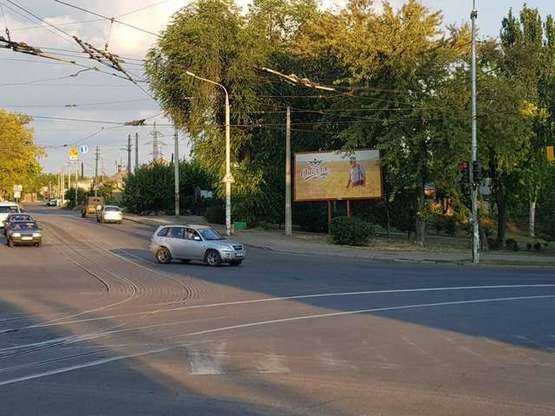 Фото рекламной плоскости по адресу Соборний просп. - Земського лікаря Лушкевича вул. (Жовтнева вул.)