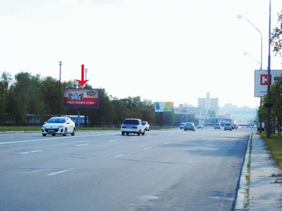Фото рекламной плоскости по адресу Броварской пр-т 31, от ст.м."Черниговская", в центр