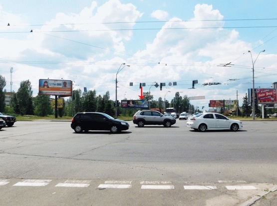 Фото рекламної площини за адресою Ватутина пр-т, поворот на б-р Перова, в центр, правый