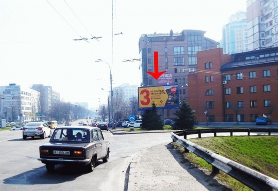 Фото рекламной плоскости по адресу Дегтяревская ул., возле ул.Довженко, развязка, в центр