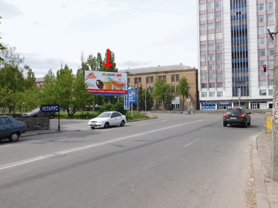 Фото рекламной плоскости по адресу Лепсе Ивана б-р, Героев Севастополя ул., из центра