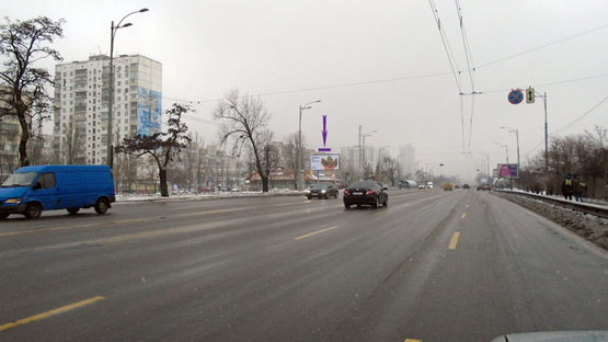 Фото рекламной плоскости по адресу пр. Соборности / вул. Плеханова в направлении моста Патона