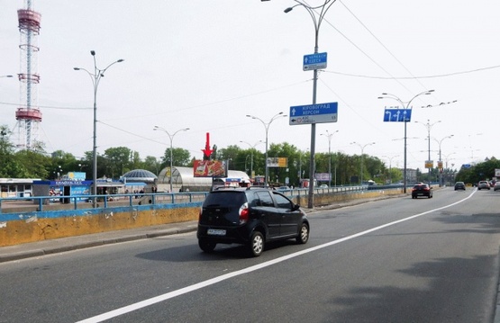 Фото рекламної площини за адресою Телиги Е. ул., возле ст.м.Дорогожичи, в центр