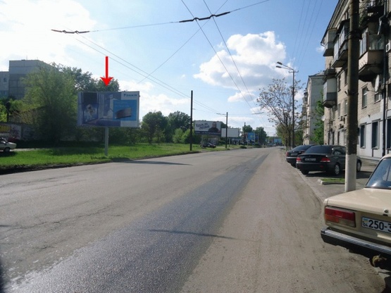 Фото рекламной плоскости по адресу Мануйловский пр-т, напротив дома №5, в сторону Старого моста, из центра