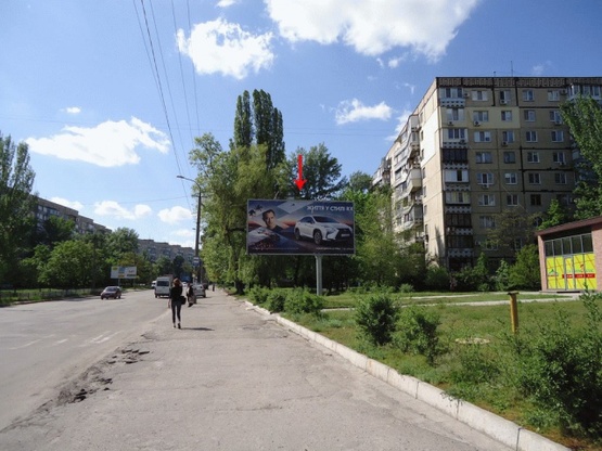 Фото рекламной плоскости по адресу Героев пр-т 27, возле кафе "Фантазия", в центр