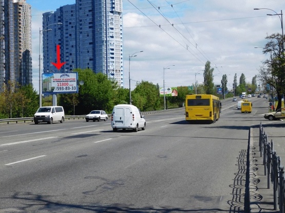 Фото рекламної площини за адресою Воссоединения пр-т, 8-й  от моста Патона, ж/м Русановка, из центра