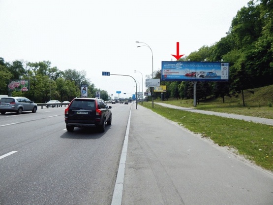 Фото рекламної площини за адресою Набережное шоссе, 200м до моста Патона, левая