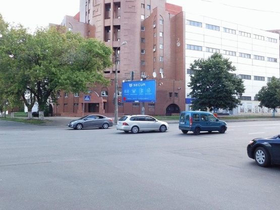 Фото рекламної площини за адресою Скляренко ул., на перекрестке с ул. Куреневской, в центр
