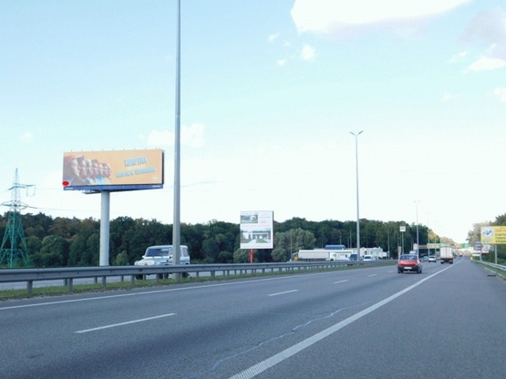 Фото рекламної площини за адресою Въезд в Киев, со стороны Житомира, за н.п.Стоянка, от котедж.городка Мила Петрушки