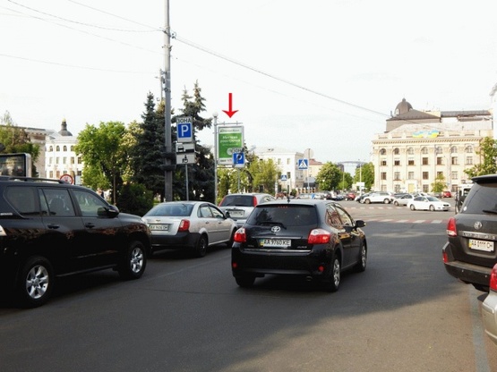 Фото рекламної площини за адресою Контрактовая пл. / ул. Ильинская