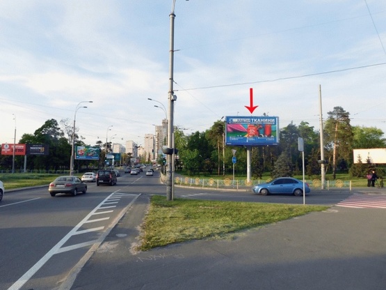 Фото рекламної площини за адресою Броварской пр-т, поворот на пр-т Освободителей, из центра