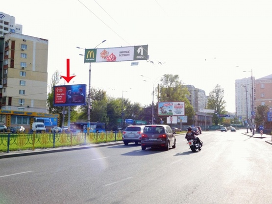 Фото рекламной плоскости по адресу Краснозвездный пр-т, от Московской пл., в сторону Севастопольской пл.