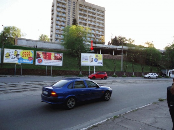 Фото рекламной плоскости по адресу Отель"Заря",пересечение ул.Бурхана,Михаила Драгоманова,Т. Шевченко,в центр