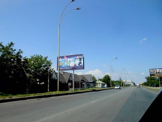 Фото рекламной плоскости по адресу м.Бровари, вул.Київська, 171, перетин з  вул.Костомарова