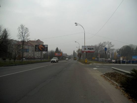 Фото рекламной плоскости по адресу м.Бровари, вул.Київська, 227/1, (напроти будинку 292), АЗК КЛО, Автосалон