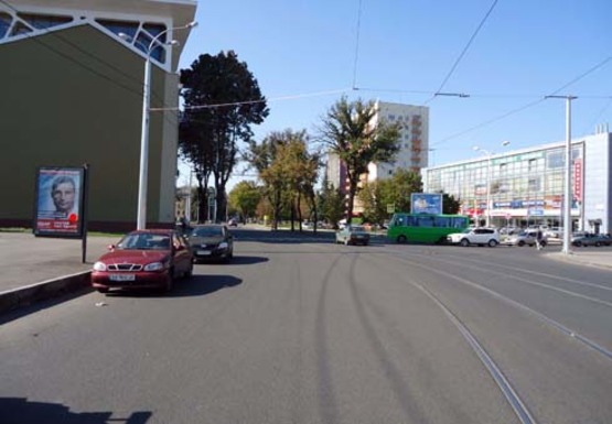 Фото рекламной плоскости по адресу Плехановская ул., напротив Власовский пер.