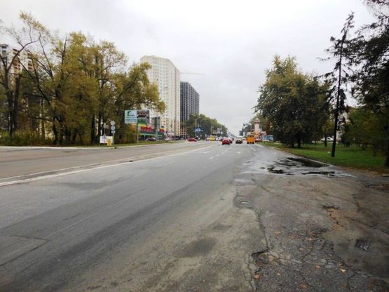 Фото рекламной плоскости по адресу м.Бровари, вул.Київська, АЗК КЛО,   (напроти будинку 292) перед поворотом на вул.Гагаріна