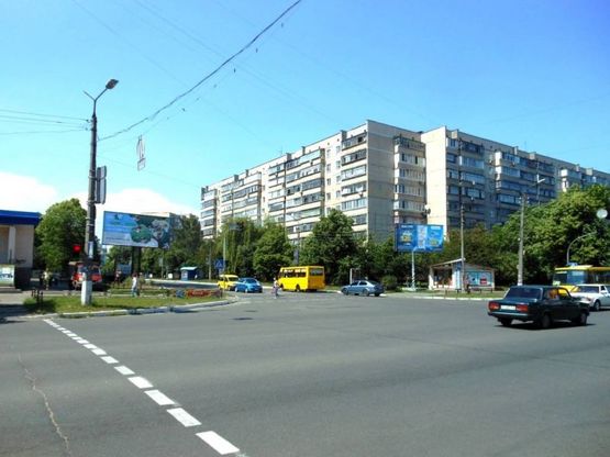Фото рекламной плоскости по адресу м.Бровари, перетин бул.Незалежності та вул.Короленко, напрям з  бул.Незалежності