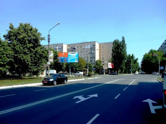 Фото рекламной плоскости по адресу м.Бровари, перетин бул.Незалежності та вул.Короленко, напрям з вул.Короленко
