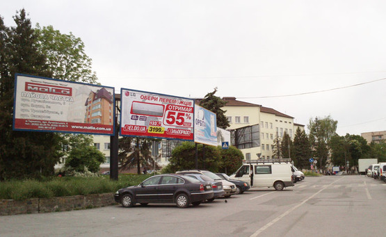 Фото рекламной плоскости по адресу пл Победы-правый