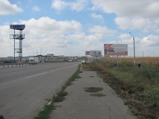 Фото рекламної площини за адресою Дорога на 7 км