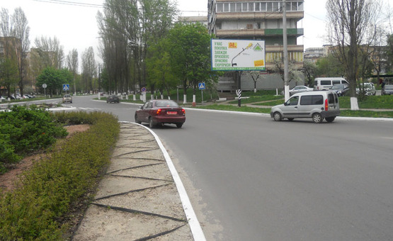 Фото рекламної площини за адресою Вышгород ул.Шолуденко,7/Мазепи/клумба-напр.на набережную (А)