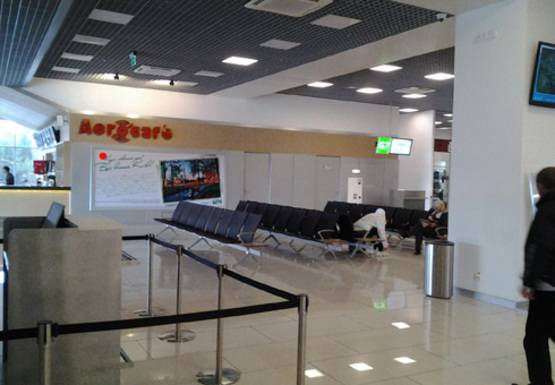 Фото рекламной плоскости по адресу Зал ожидания вылетов, 2 этаж  (Терминал А)