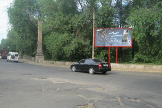 Фото рекламної площини за адресою Металургів просп.