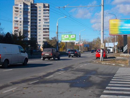 Фото рекламной плоскости по адресу Героев Крут ул., 8 (200 м. от "Эпицентра")