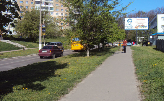 Фото рекламной плоскости по адресу Обухов Каштановая/ Киевская 18 (А)/ощад банк, податкова