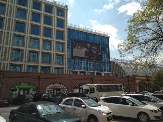 Фото рекламної площини за адресою ул Пантелеймоновская ТЦ Новый Привоз