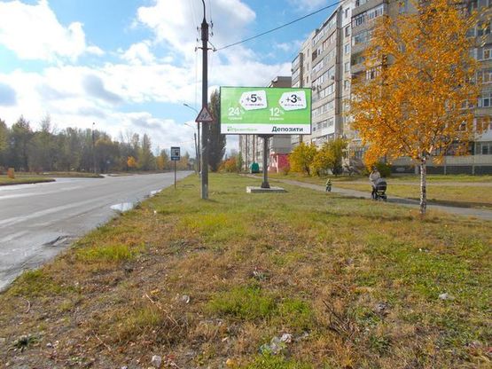 Фото рекламной плоскости по адресу Сирко ул. - Интернационалистов ул (напротив АЗС "БРСМ Нафта", движение к ТРЦ "Lavina")