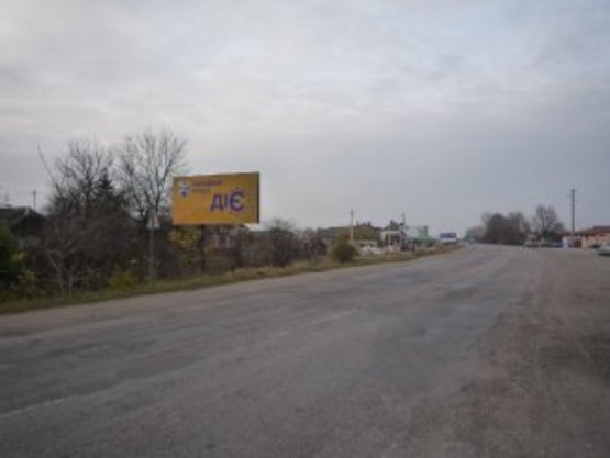 Фото рекламной плоскости по адресу Черніїв траса Івано-Франківськ-Буковель №4