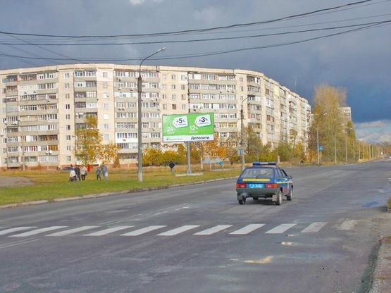 Фото рекламної площини за адресою Сирко ул. - Интернационалистов ул (напротив АЗС "БРСМ Нафта")