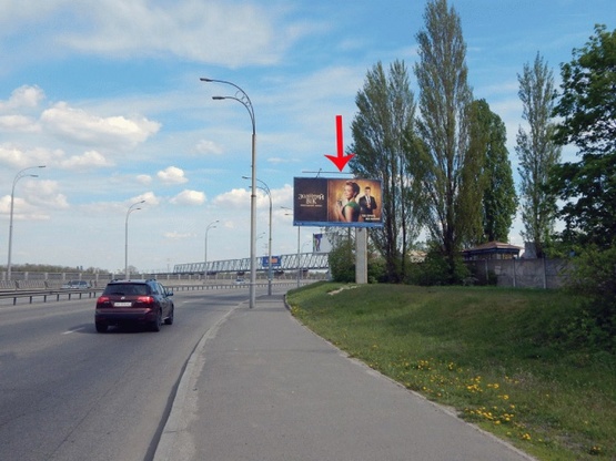 Фото рекламної площини за адресою Электриков ул.21, перед железнодорожным мостом, 3-й от Московского моста