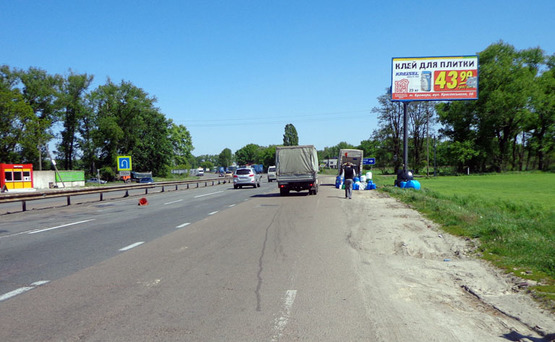 Фото рекламной плоскости по адресу Бровары Окружная/поворот на Требухов (А) - на Чернигов