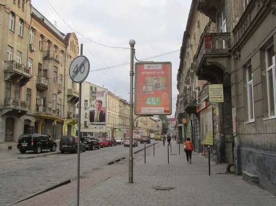 Фото рекламної площини за адресою Пантелеймона Куліша вул. - Цехова вул. (в центр)