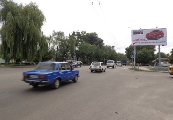 Фото рекламной плоскости по адресу 1 Мая ул. - Грибоедова ул., в центр