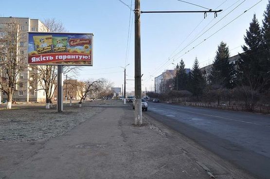 Фото рекламной плоскости по адресу Зулинского ул., 39 (ж\м "ДПЗ 18" , 200 к ТЦ и сервисному центру "Bosch")