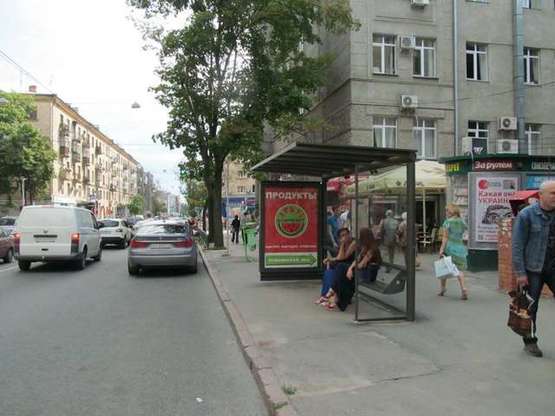 Фото рекламной плоскости по адресу Пушкінська вул., 49 (зупинка)