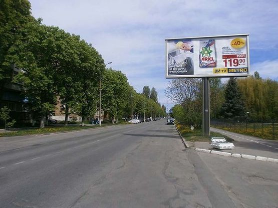 Фото рекламної площини за адресою 600-летия города ул. , (завод "Форт", Дон.Университет, направление к гипермаркету "Грош")