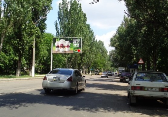 Фото рекламної площини за адресою Ивана и Юрия Лип ул., 76