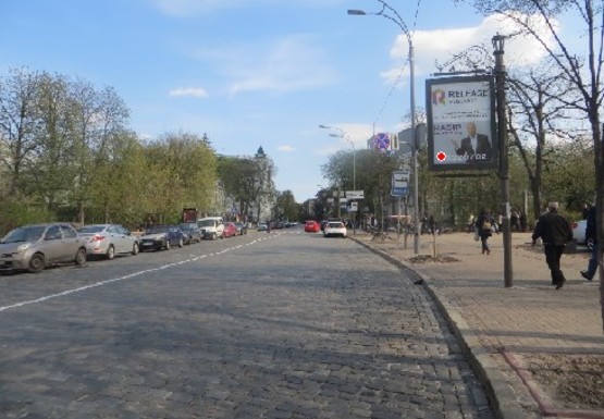 Фото рекламной плоскости по адресу Институтская ул., возле метро "Хрещатик" (справа)