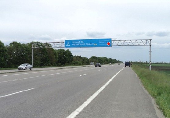 Фото рекламної площини за адресою Трасса M-05, Киев-Одесса, 427,800