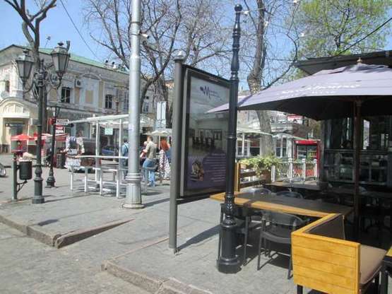 Фото рекламної площини за адресою Дерибасівска вул., 20 - Гаванна вул.