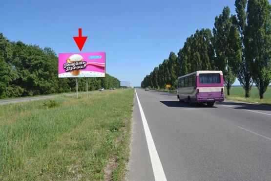 Фото рекламної площини за адресою Московский пр-т - Ростовская трасса возле поворота на Б. Рогань (выезд из города)