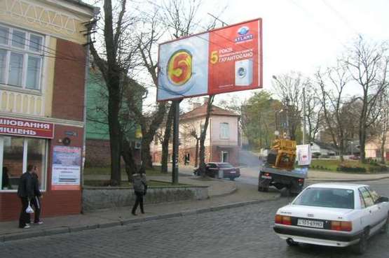 Фото рекламной плоскости по адресу Руська вул., 74 - Шевченка вул.